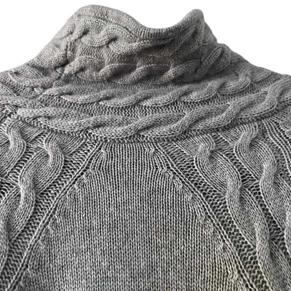 Alashan Wool and Cashmere Blend Fisherman Turtleneck in Sage Green size Large - Picture 4 of 15